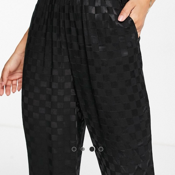 Urban Revivo checkerboard pants - Picture 4 of 6